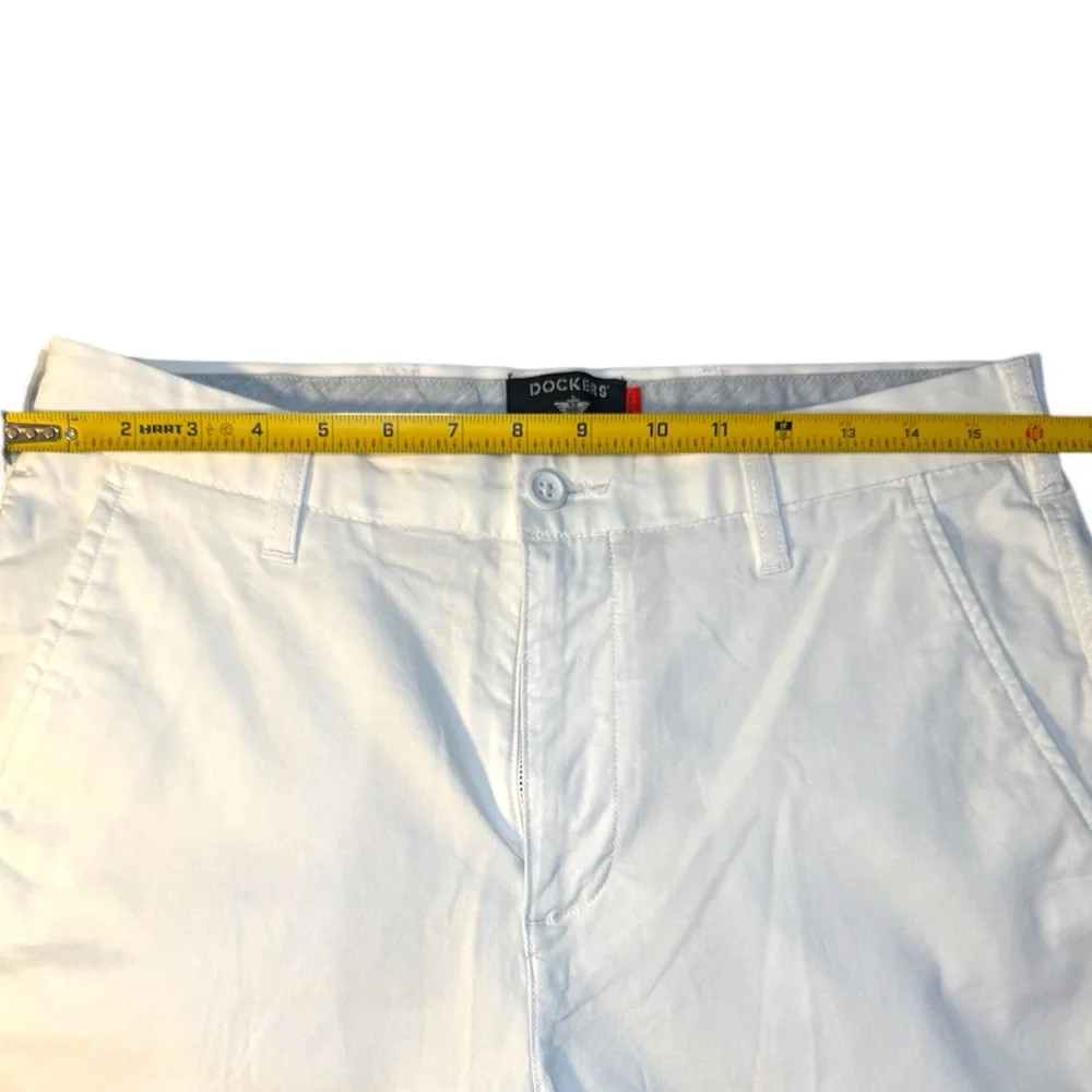 Dockers Mens Ultimate Short White Comfort Fit Size 30 Flat‎ Front Chino Shorts